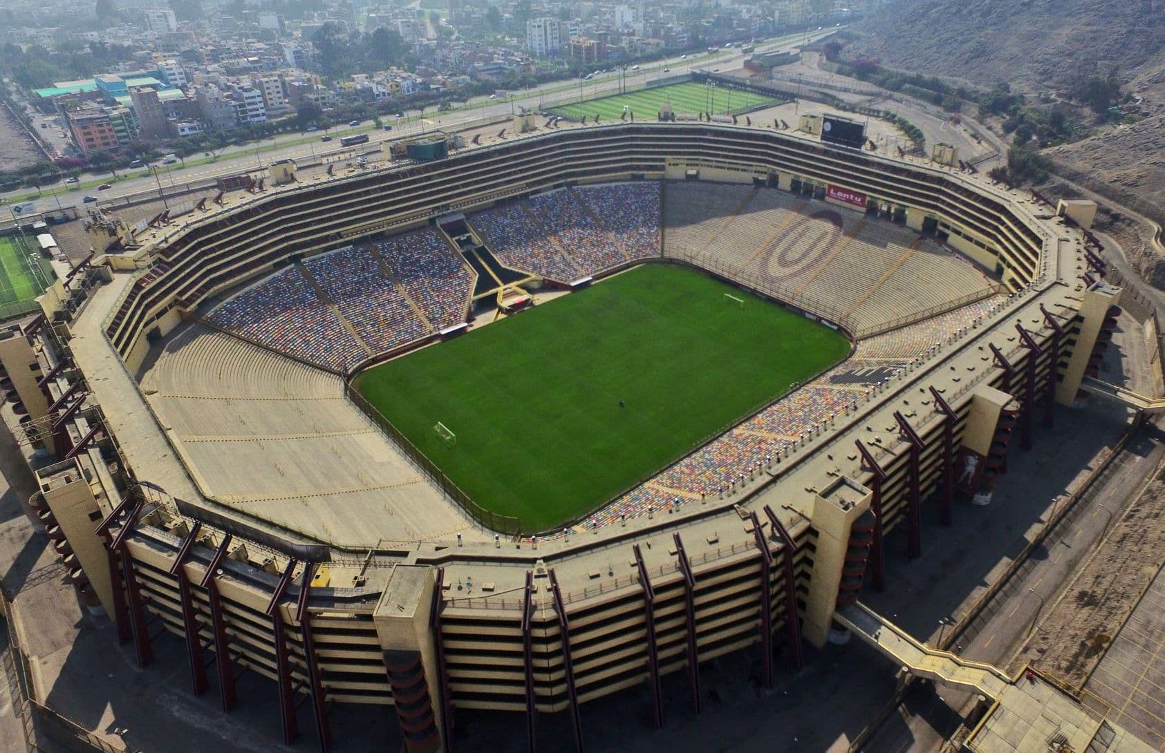 La inauguración del Monumental