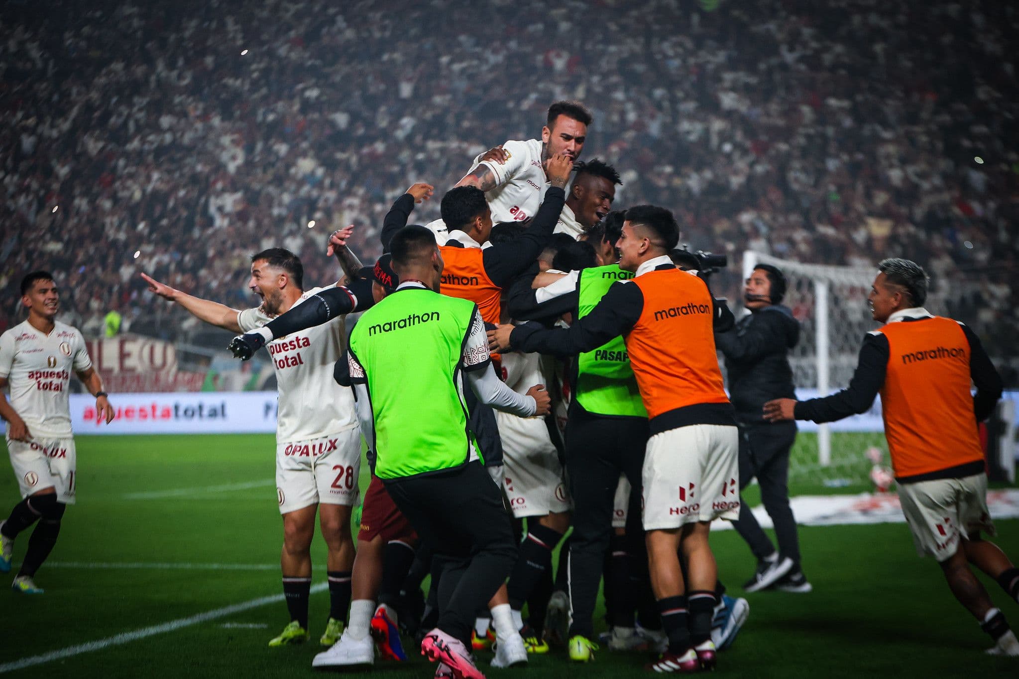 La casa se respeta: Universitario le volteó el partido a Alianza y lo derrotó por 2-1