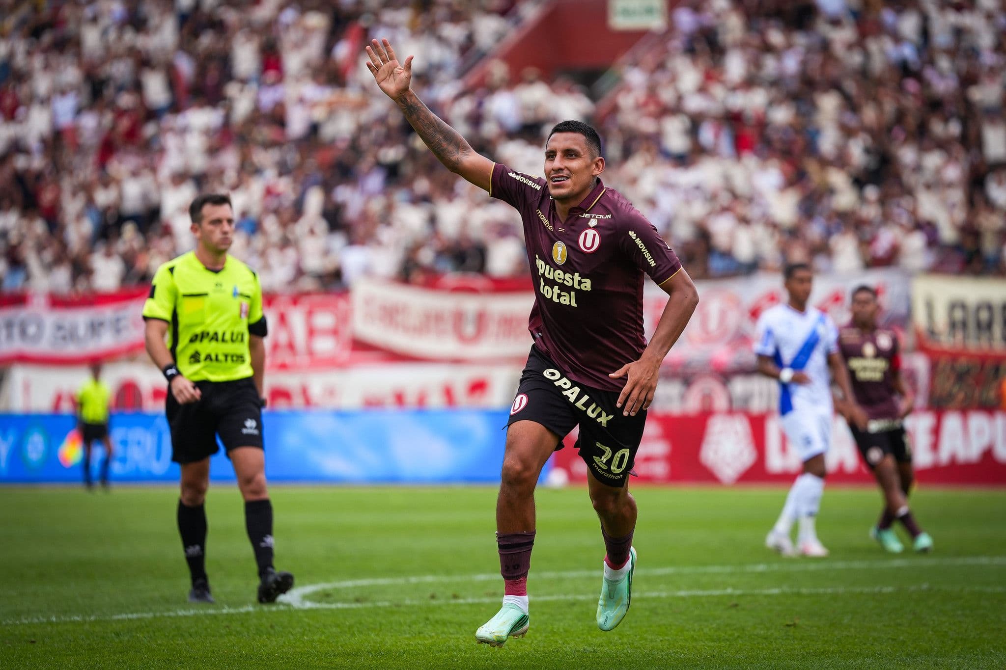 Trujillo se pintó de crema: Universitario goleó 4-1 a Alianza Atlético y se mantiene en la pelea