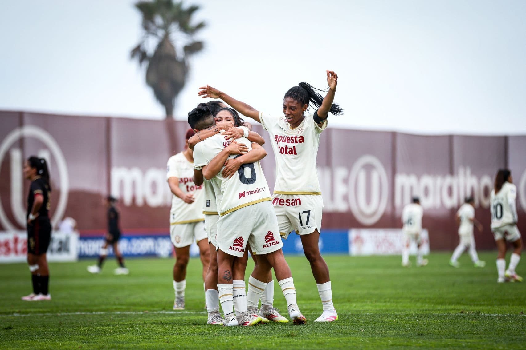 A la final: Universitario Femenino vence por 4-0 a FBC Melgar y disputará las finales del Torneo