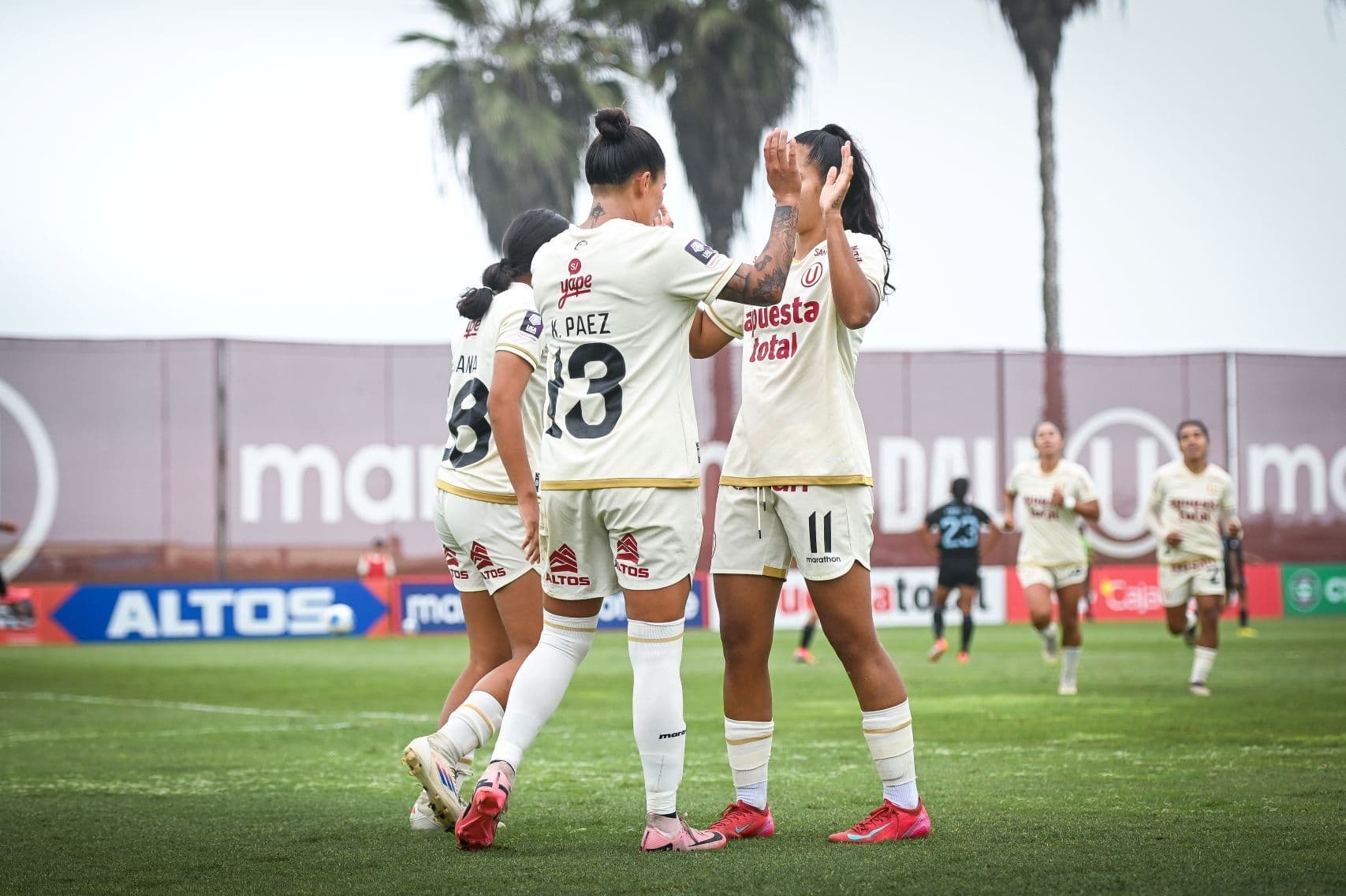 Líder invicto: Universitario Femenino golea 3-0 a Biavo FC
