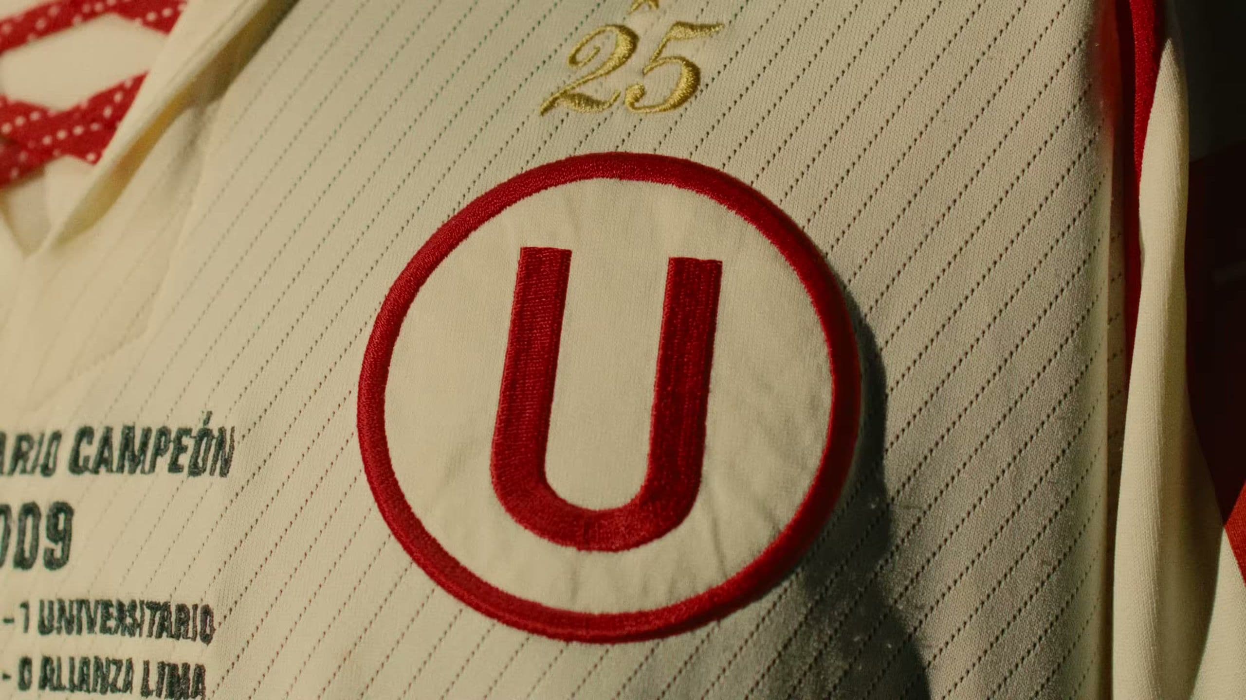 Escudo del Club Universitario de Deportes