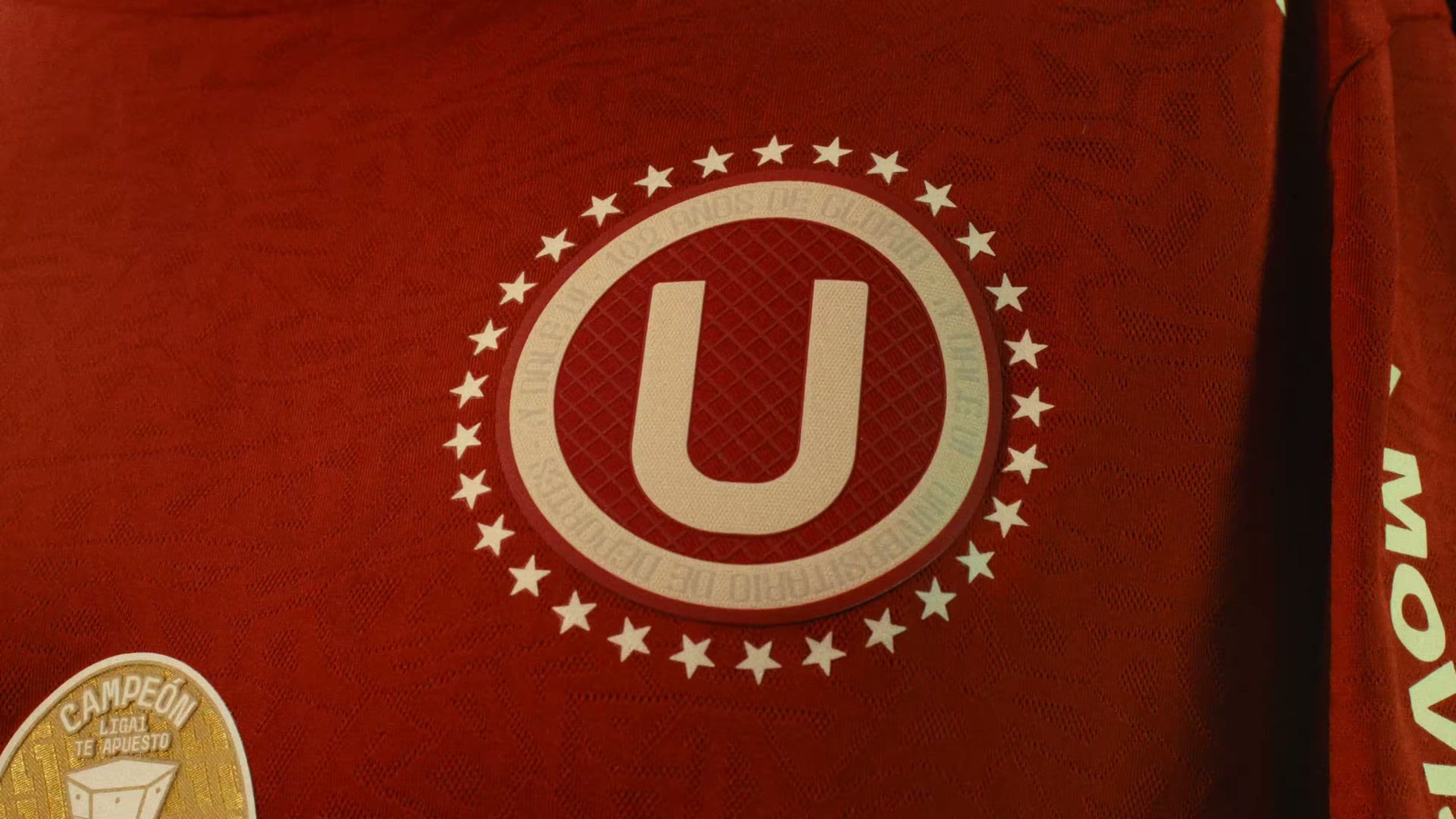 Escudo del Club Universitario de Deportes