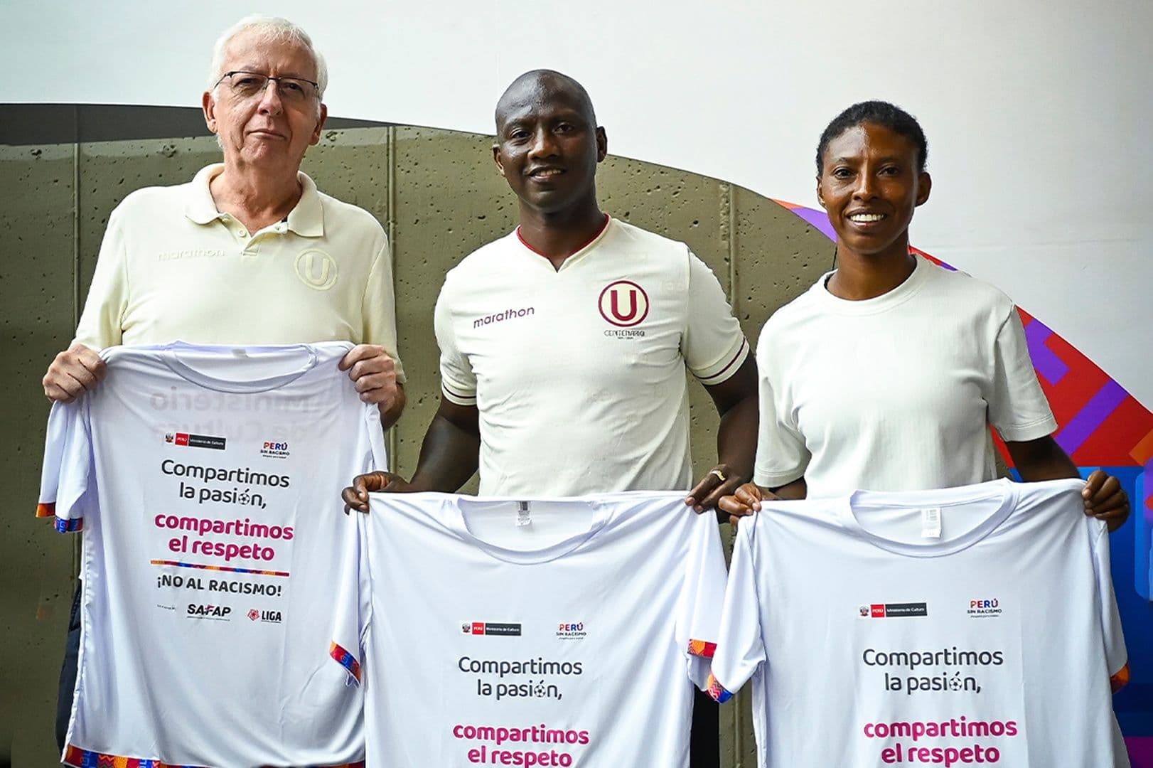 Universitario participa en campaña "No al Racismo"