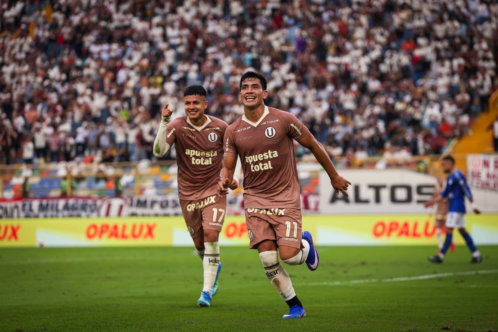Duelo Monumental: Universitario se impuso 2-0 a Millonarios con tantos de José Rivera
