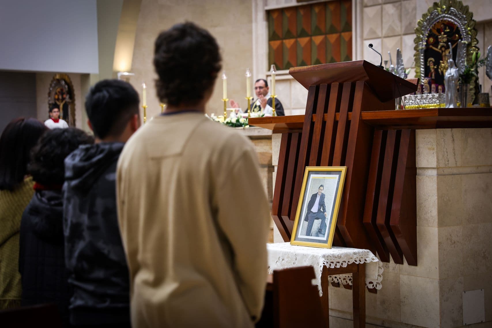 Emotiva misa en honor a Roberto Chale al cumplirse el primer mes de su fallecimiento