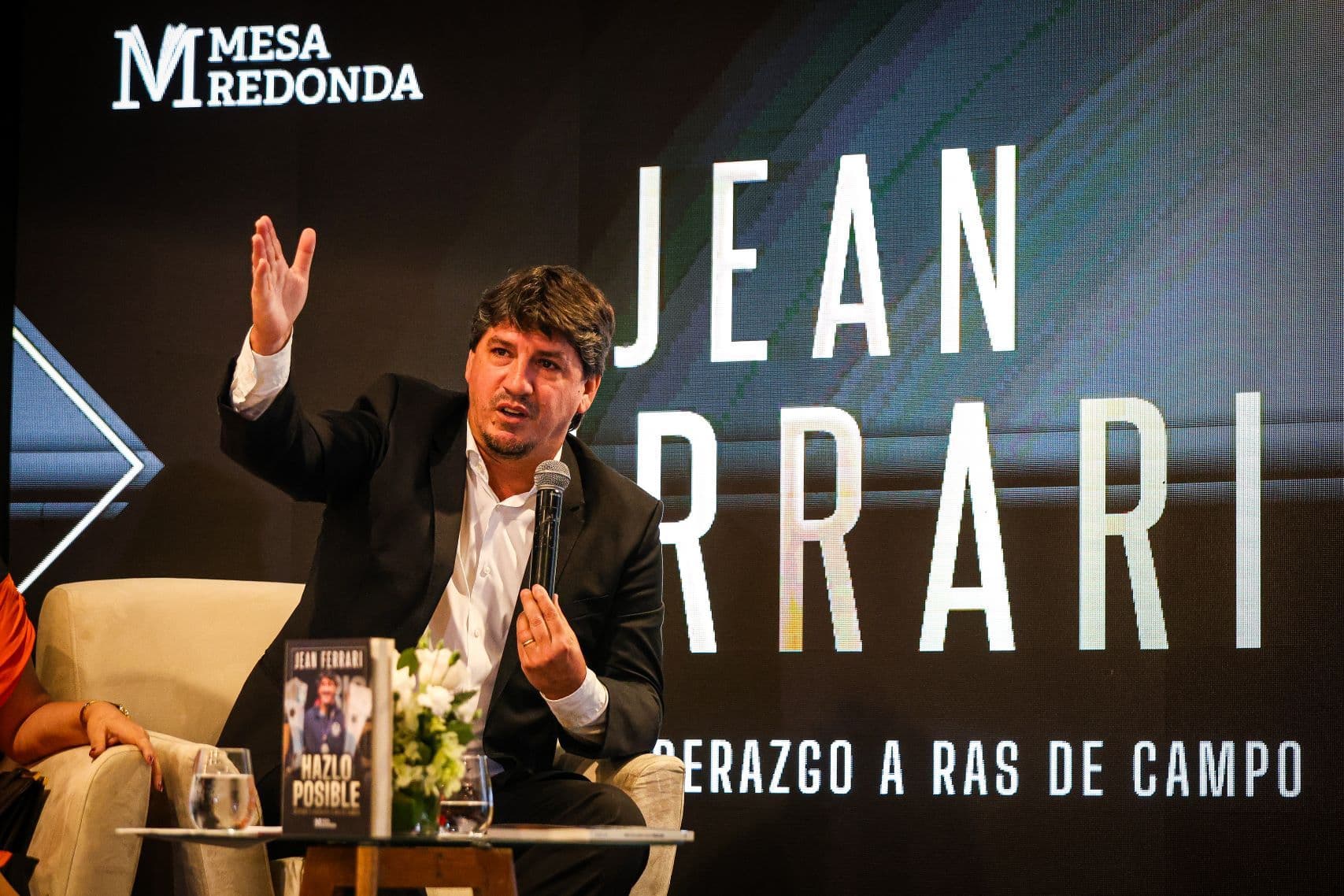 Jean Ferrari, administrador del club, presentó su primer libro ‘Hazlo posible’