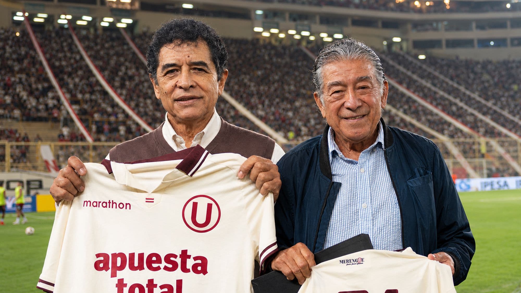 Universitario de Deportes rindió homenaje a Juan José Oré y al doctor Jorge Alva
