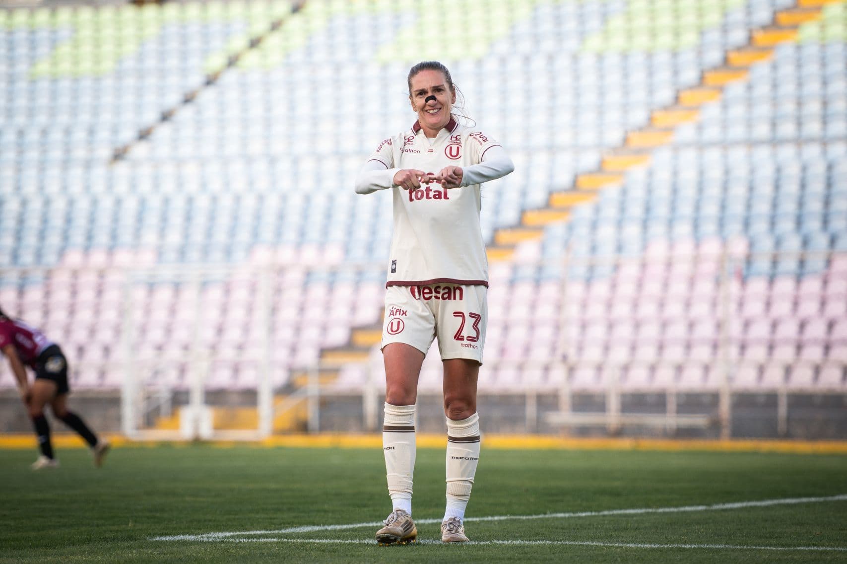 Las Leonas van por las semifinales: Universitario goleó 5-2 a UNSAAC