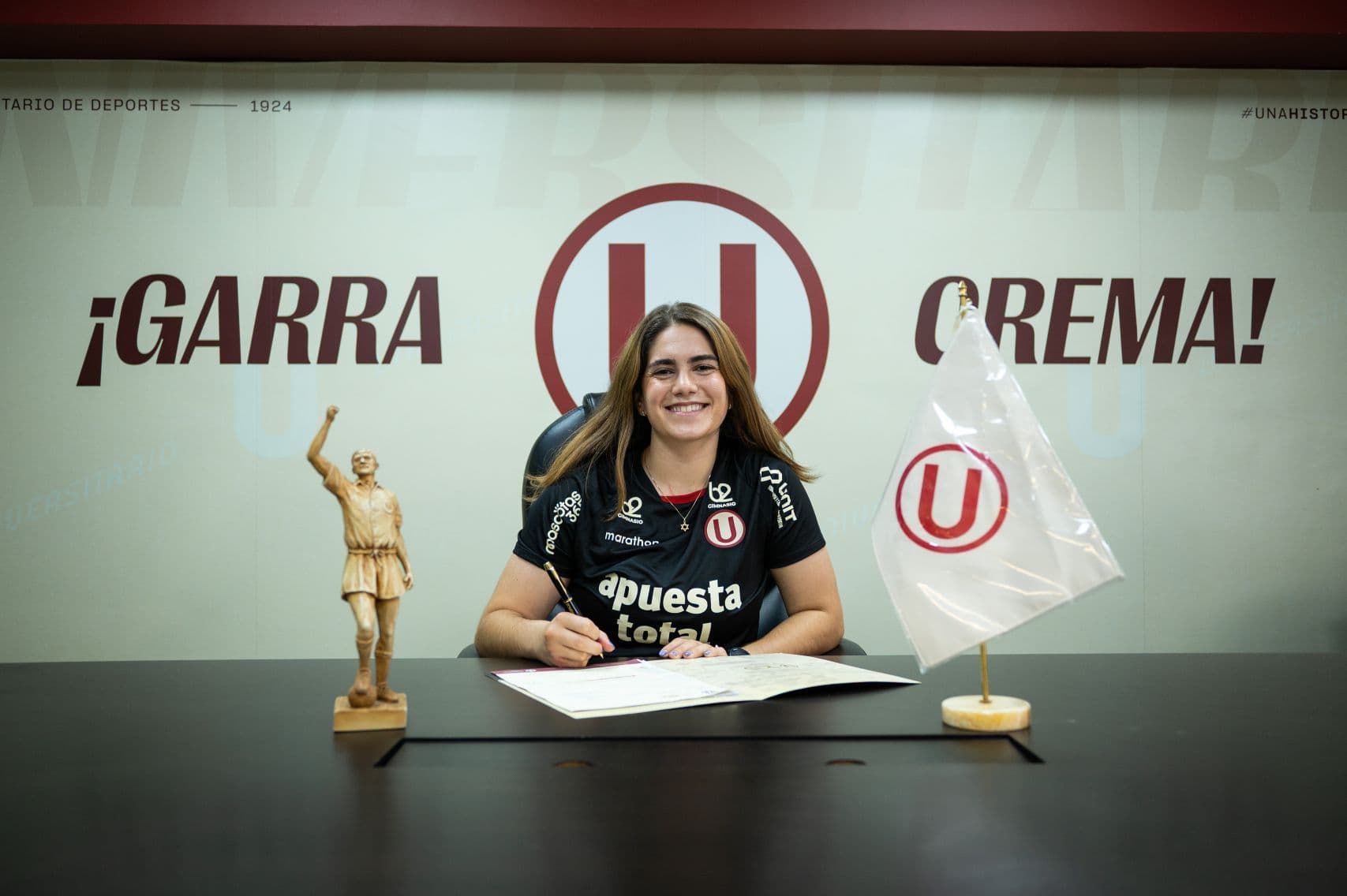 Una Leona bajo los tres palos: Mia Shalit es nuevo refuerzo de Universitario