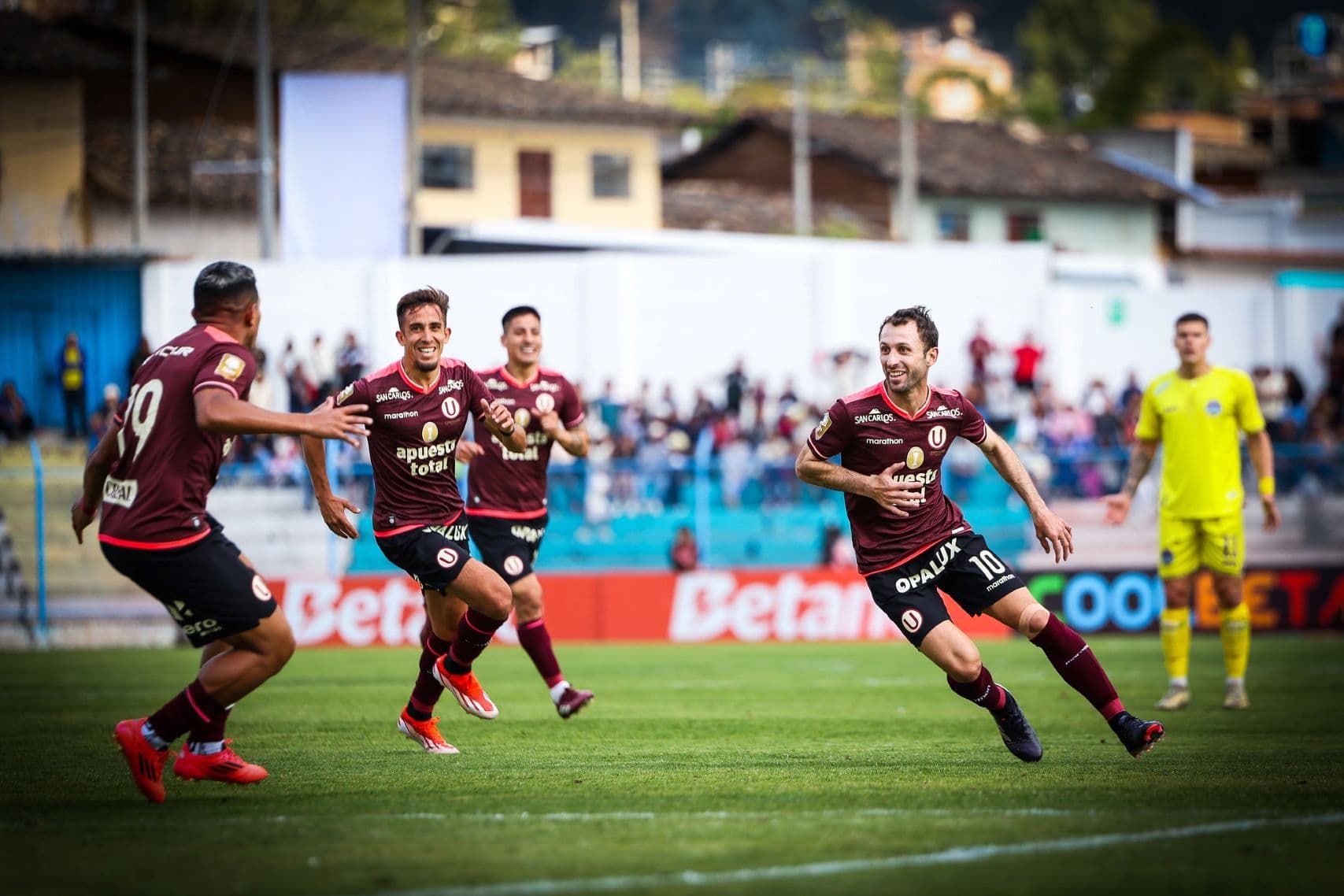 Universitario derrotó 2-0 a Comerciantes Unidos en la altura de Cajabamba
