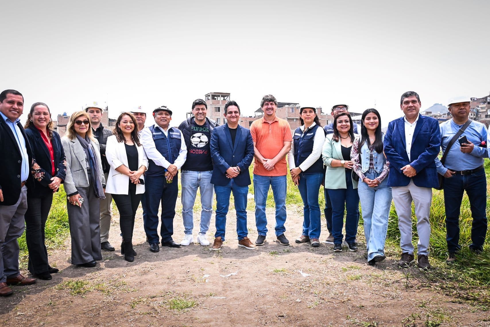 Universitario presente en la colocación de la primera piedra del nuevo Estadio Municipal de Lurín