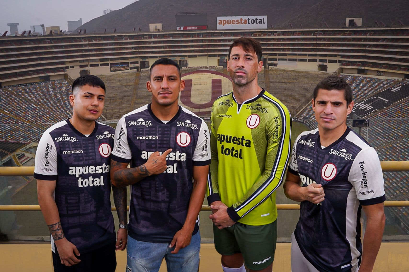 Universitario presenta la camiseta conmemorativa por los 25 años del Monumental U Marathon