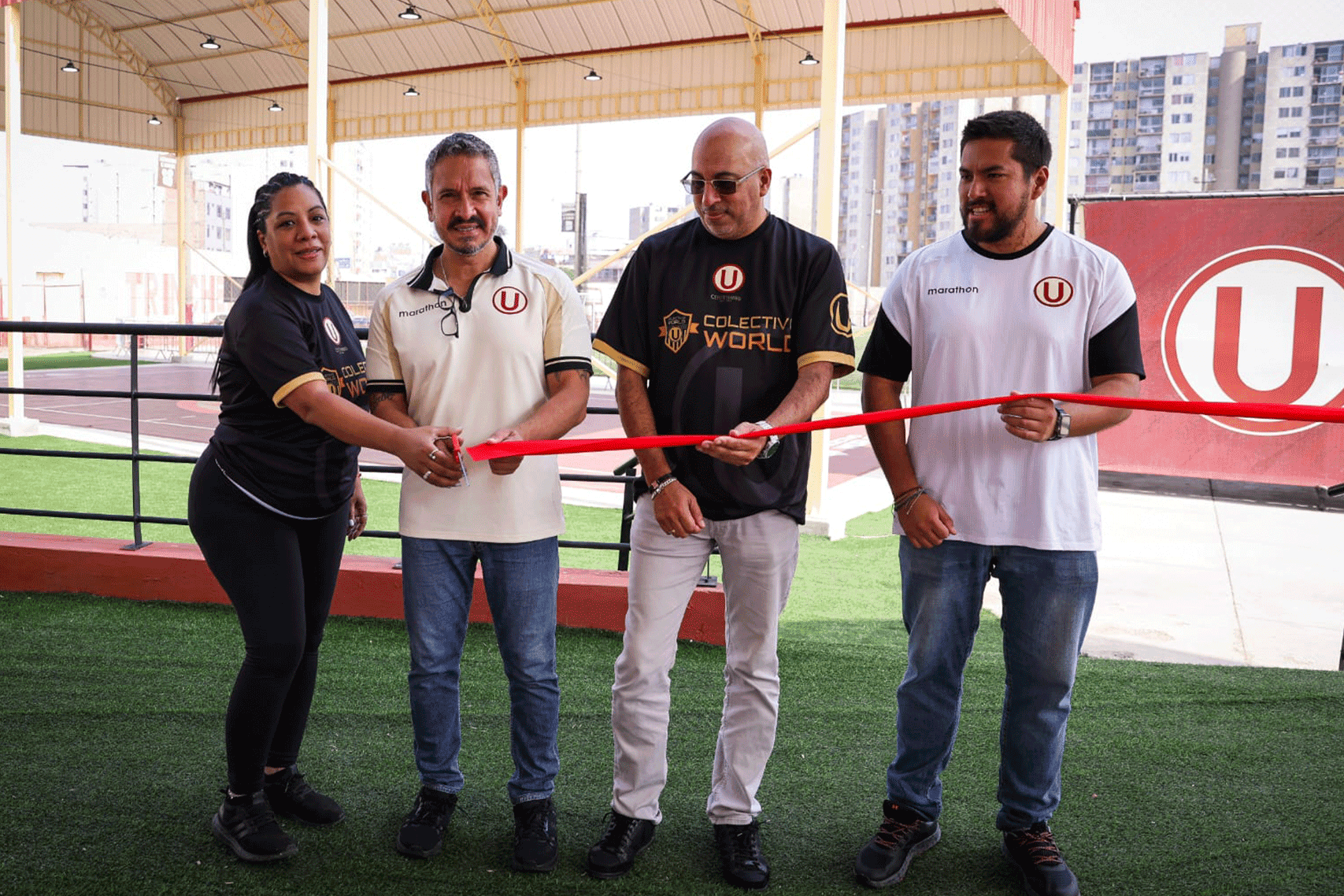 Universitario y Colectivo World inauguran moderna infraestructura para el vóley crema