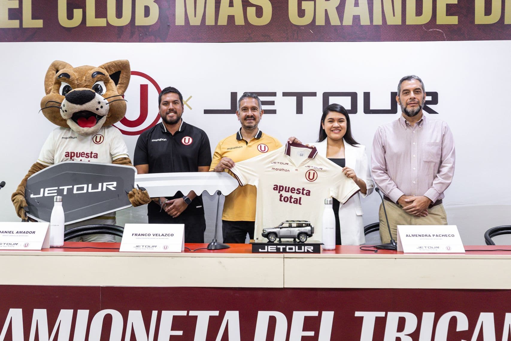 Jetour sigue alentando al más grande y renueva su auspicio con Universitario de Deportes
