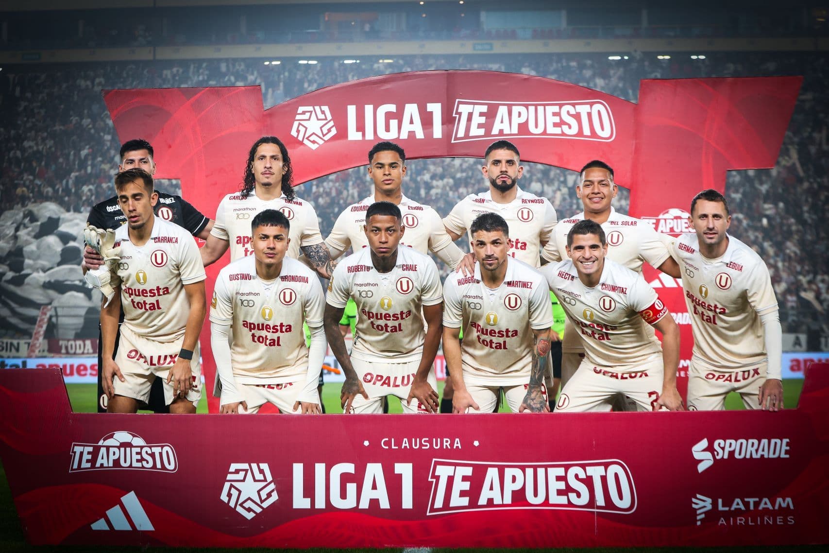 Universitario y Agua San Carlos realizan campaña llamada ‘Los 11 del Centenario’