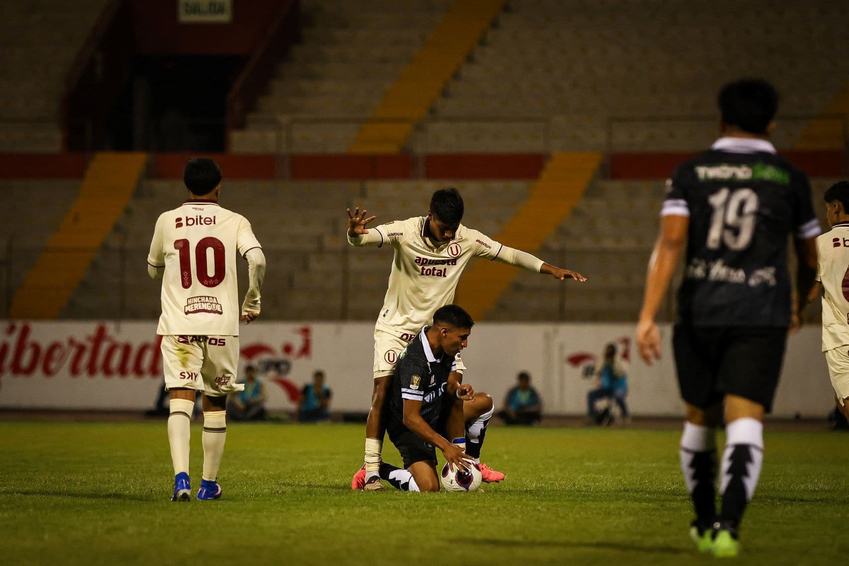 Universitario no pudo en su debut en la Copa Caliente ante Pirata FC