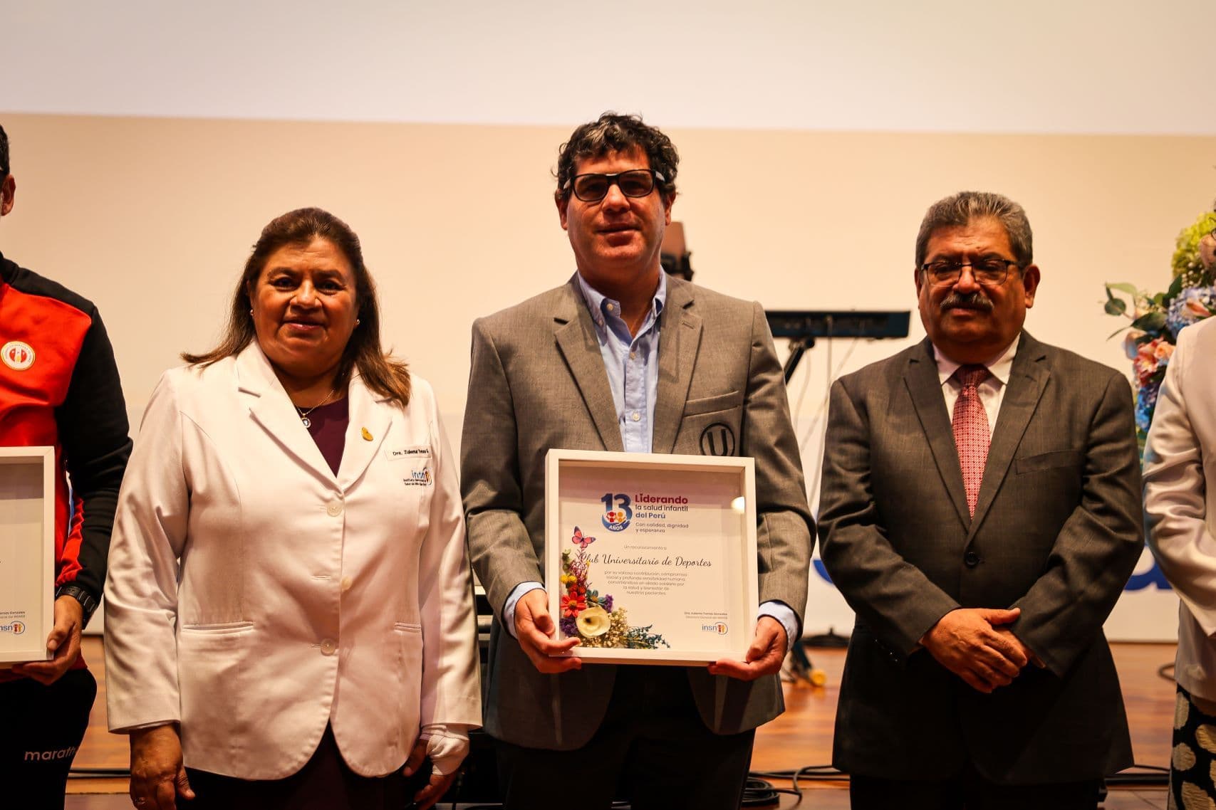 Universitario de Deportes fue reconocido por su compromiso con la salud infantil