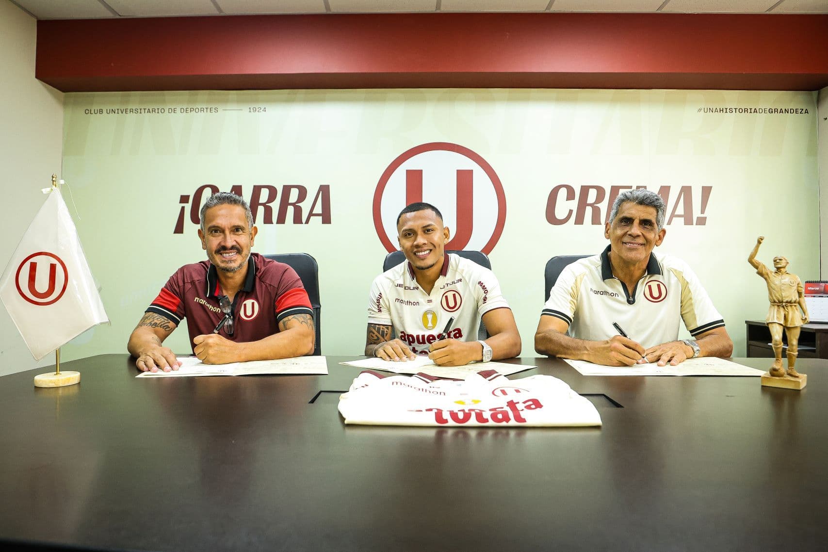 Bryan Reyna es nuevo refuerzo de Universitario de Deportes