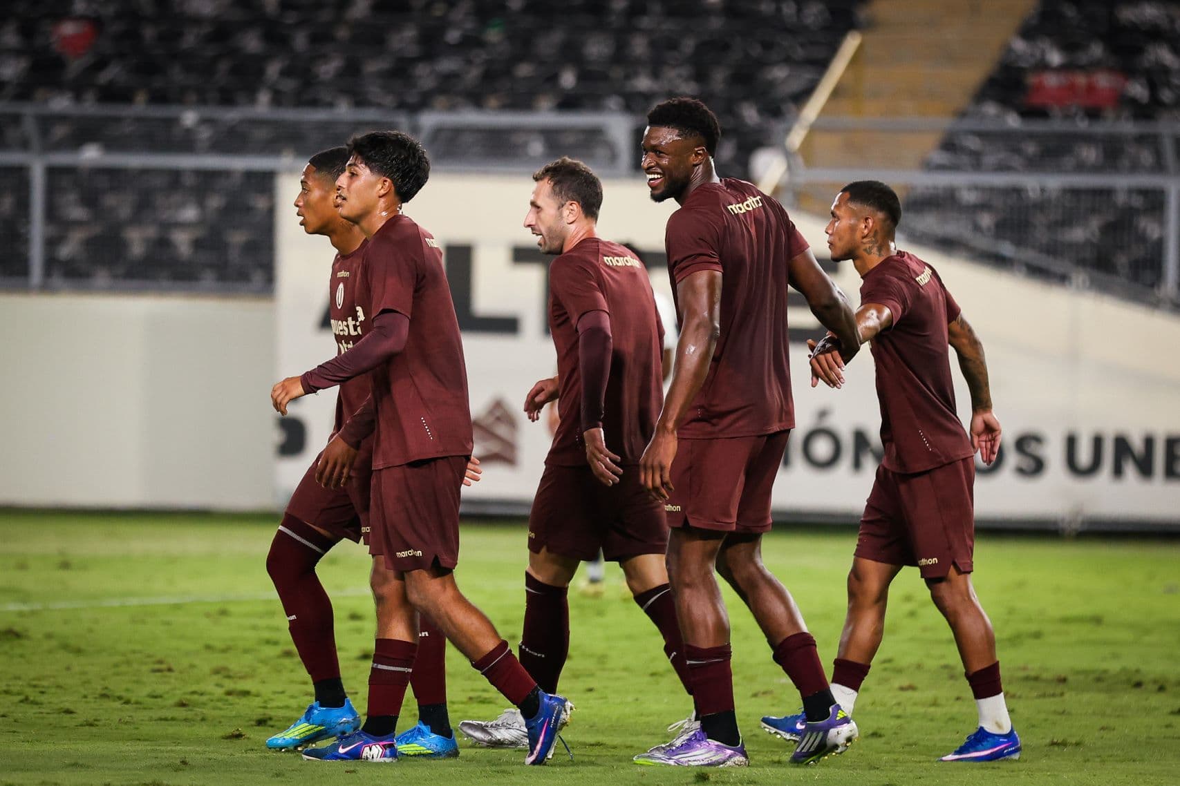 Universitario derrotó 2-1 a LDU en un amistoso de preparación