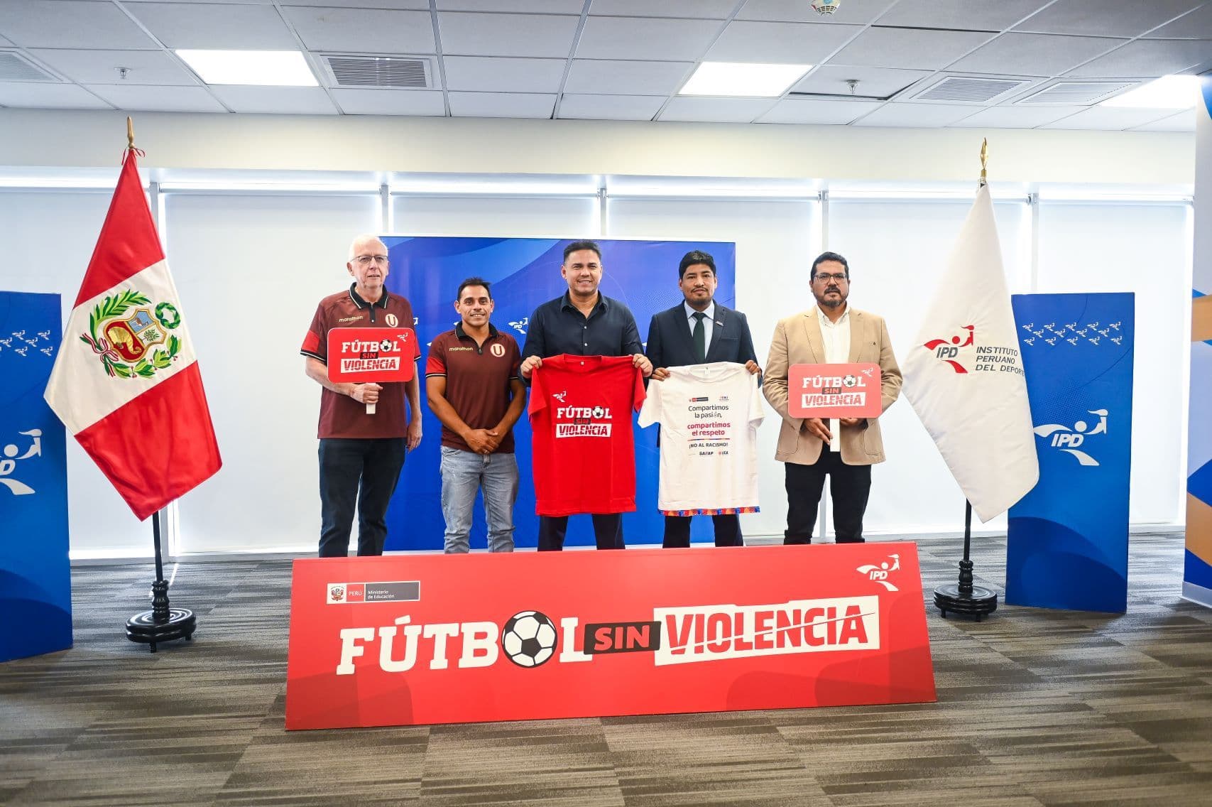 Universitario reafirma su compromiso en la lucha contra la discriminación en el deporte