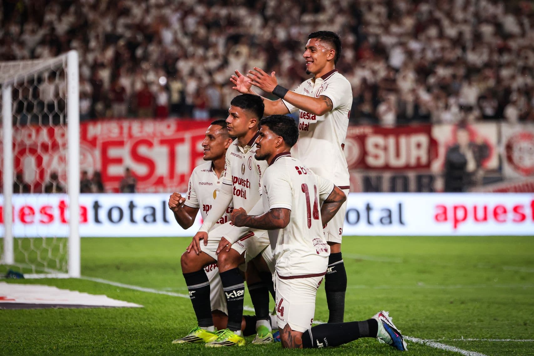 Universitario derrotó 2-1 a Cienciano con goles de Jairo Concha y Alex Valera