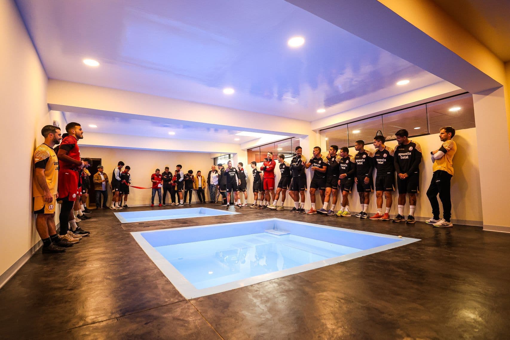 Universitario construye sala de hidroterapia como complemento de su Área de Salud y Rendimiento
