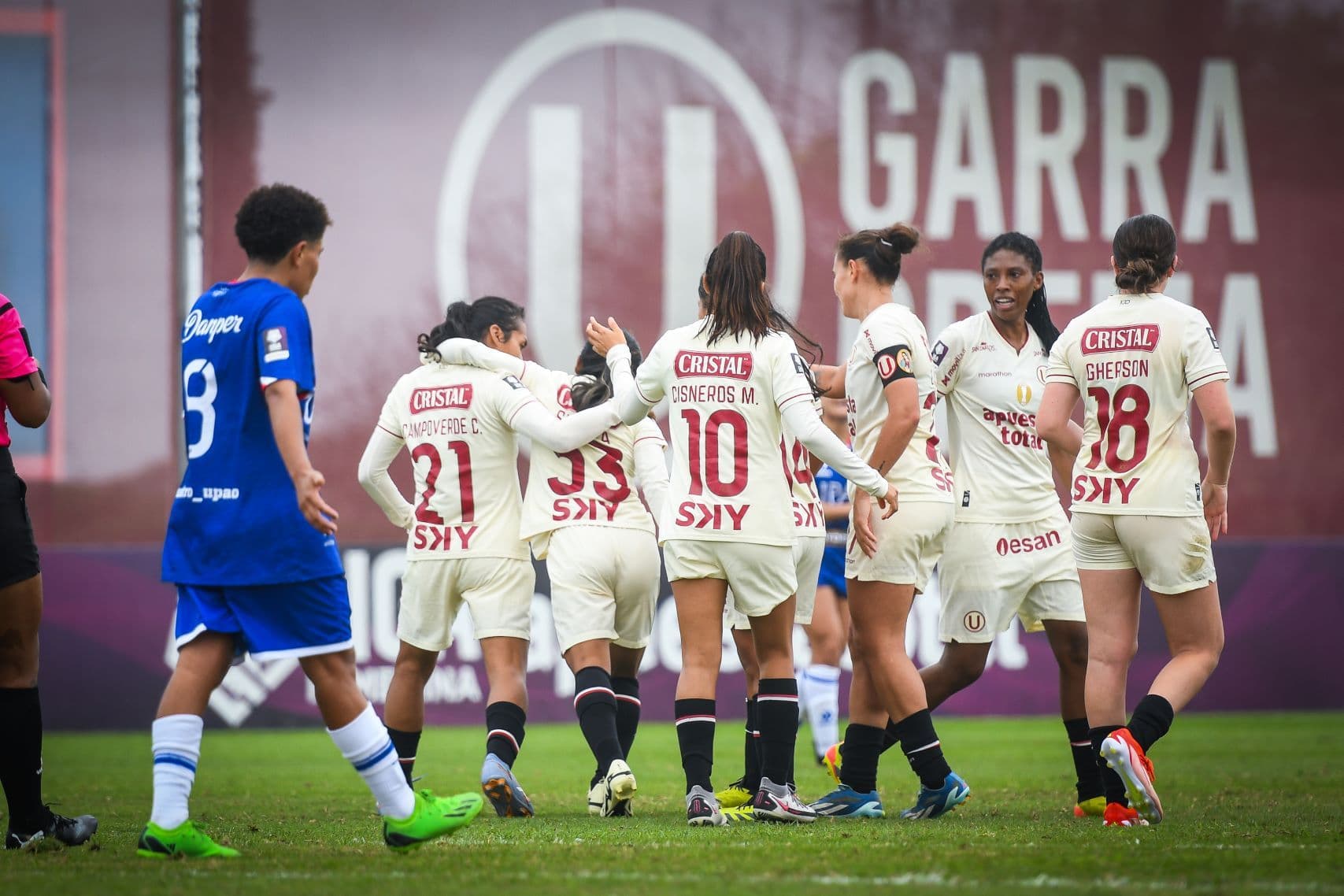A paso firme: Universitario ganó por 2 a 0 a C.A. Mannucci