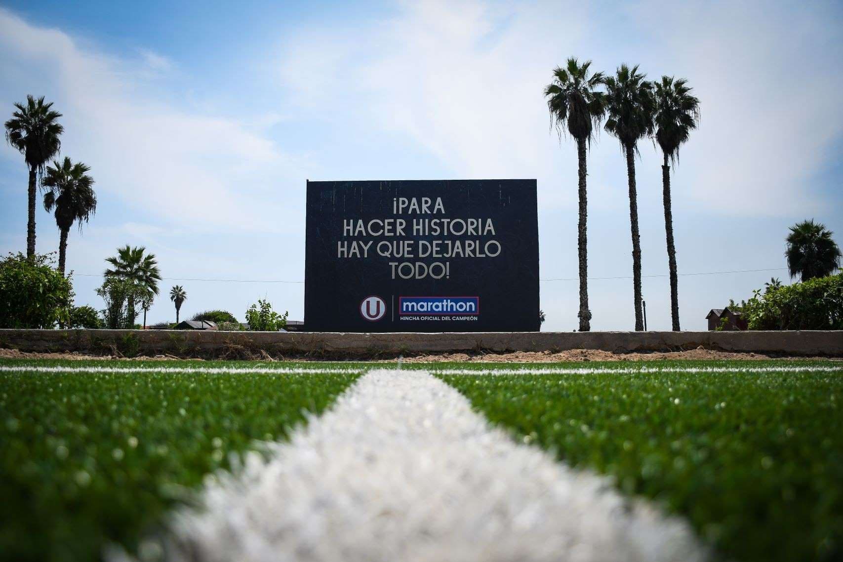 Universitario: Moderna cancha sintética con iluminación es inaugurada en Campo Mar U