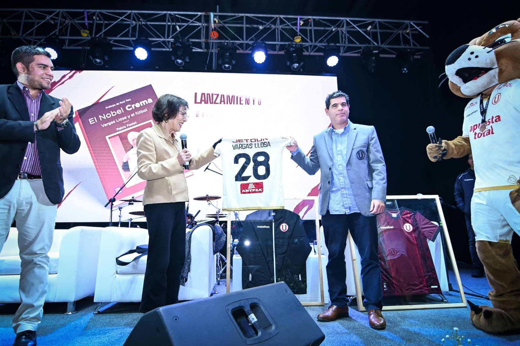 Universitario dice presente en la FIL Lima 2025 con la presentación de “Nobel Crema”