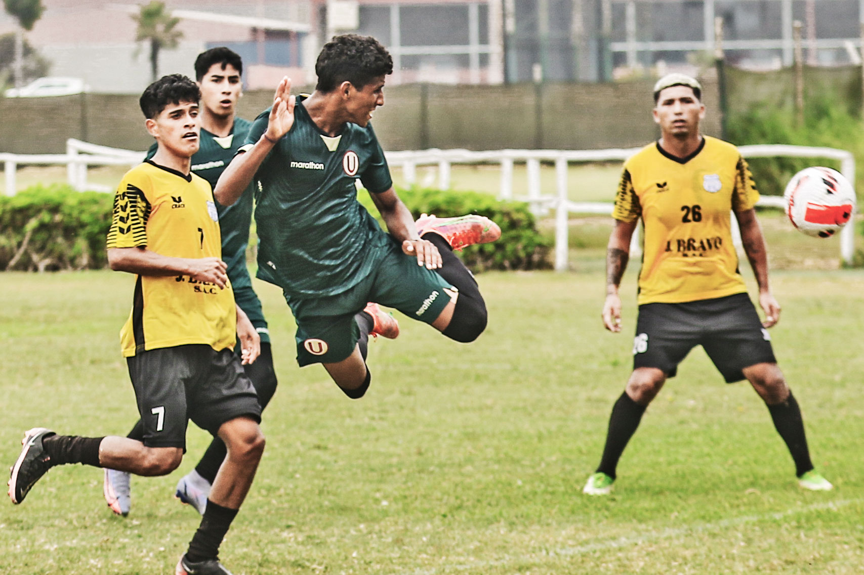 Reserva de Universitario disputó partido de práctica con Santos FC