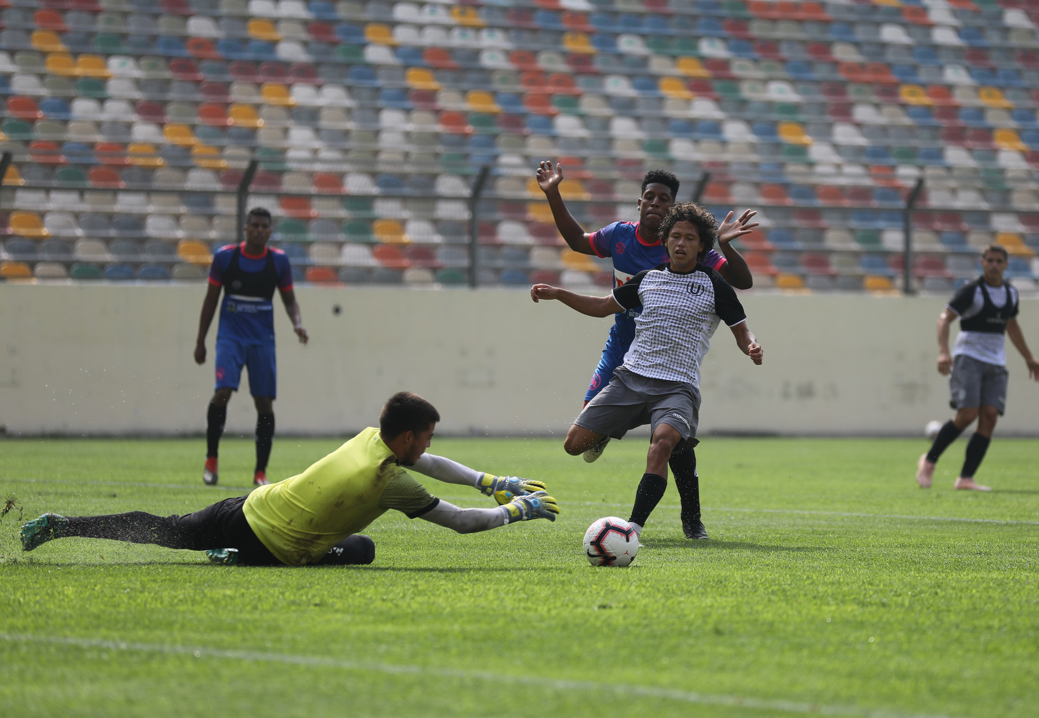 Universitario disputó dos amistosos ante Sport Boys en el Monumental