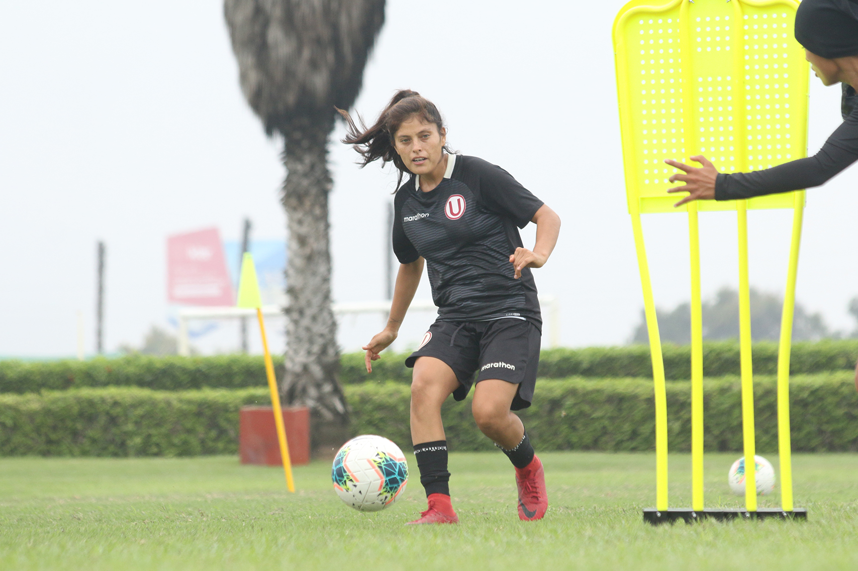 El equipo de fútbol femenino cumplió una jornada más de entrenamiento