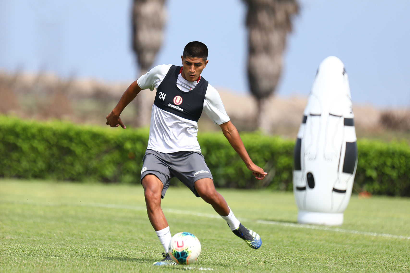 Universitario continúa entrenando enfocado en el partido de este jueves