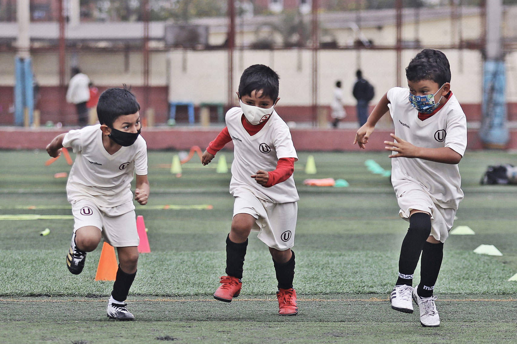 Scool Perú - Para tus niños que aman el fútbol, nada mejor que la